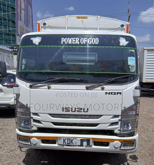 Isuzu NQR 2022 White - thumbnail 3