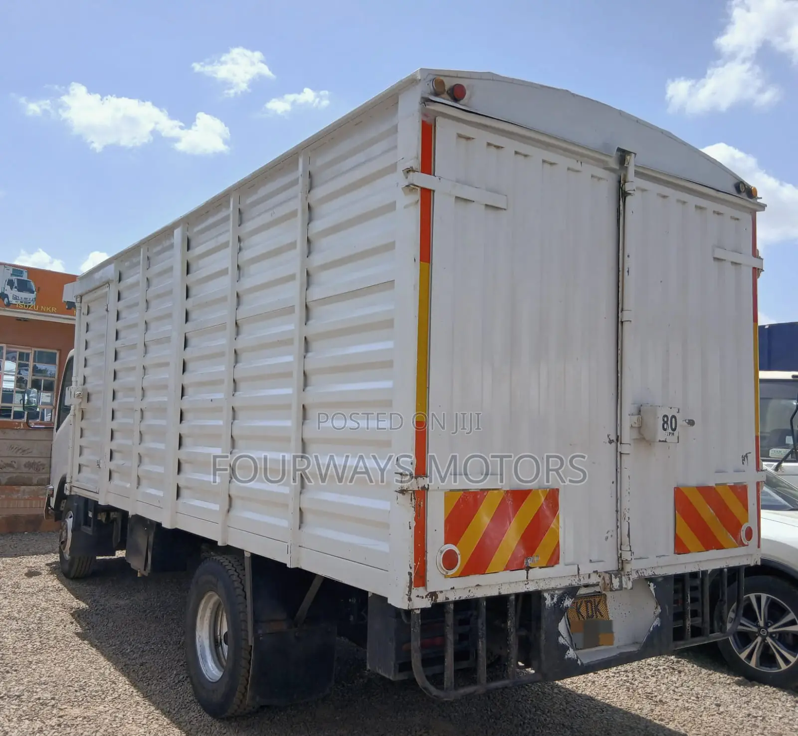 Isuzu NQR 2022 White