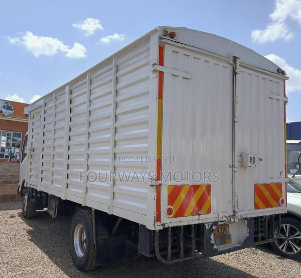 Isuzu NQR 2022 White - thumbnail 4