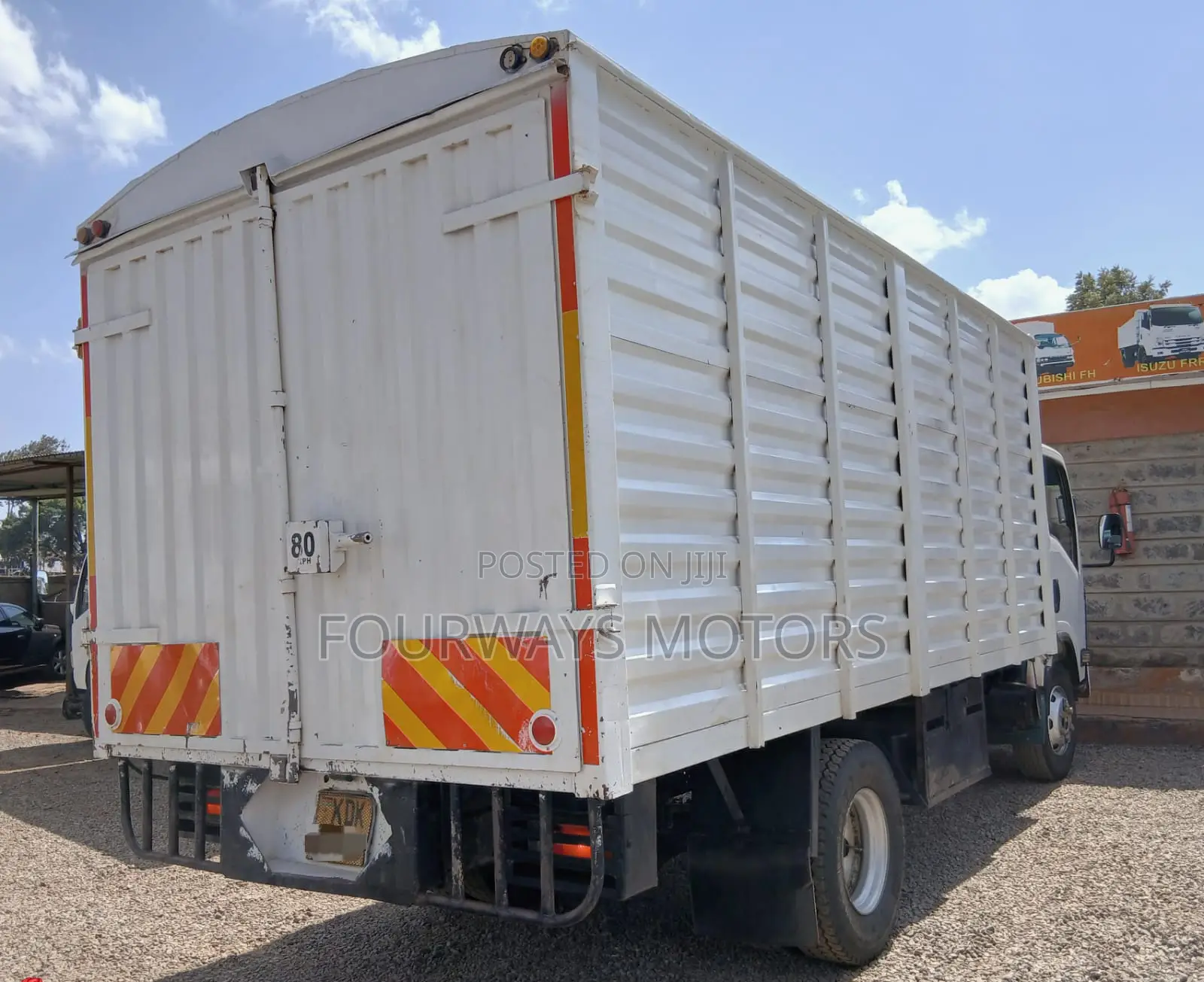 Isuzu NQR 2022 White
