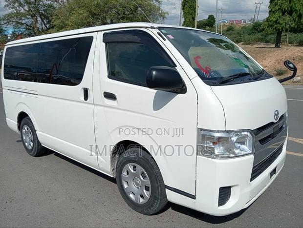 Toyota HiAce 2019 White - thumbnail 2