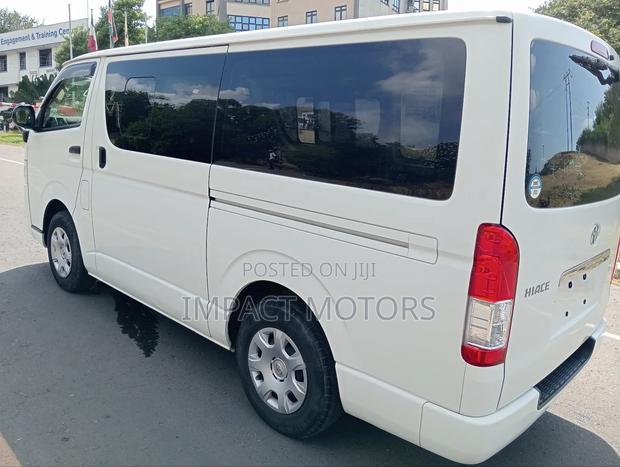 Toyota HiAce 2019 White - thumbnail 5