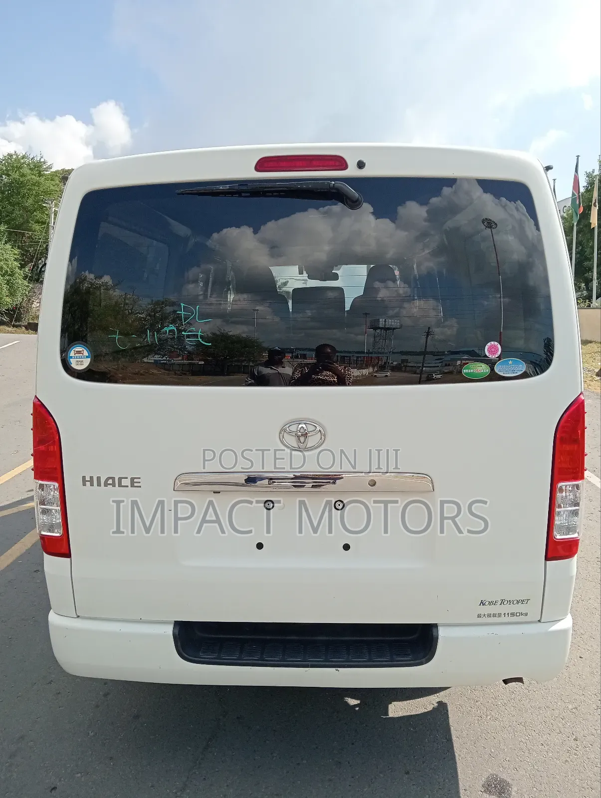 Toyota HiAce 2019 White