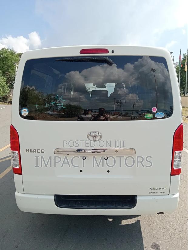 Toyota HiAce 2019 White - thumbnail 6