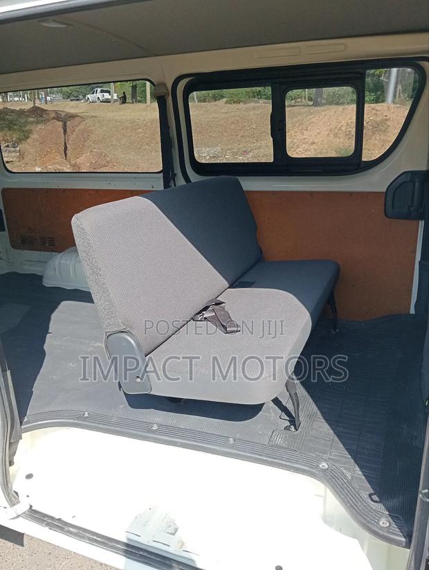 Toyota HiAce 2019 White - thumbnail 7
