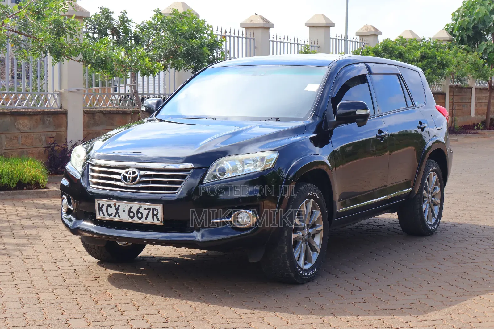 Toyota Vanguard 2012 Black