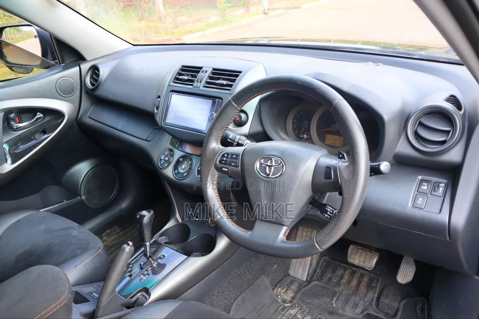Toyota Vanguard 2012 Black