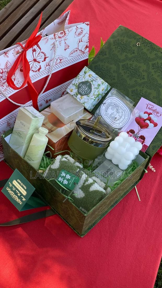 Ladies Valentine's Gift Set - main view