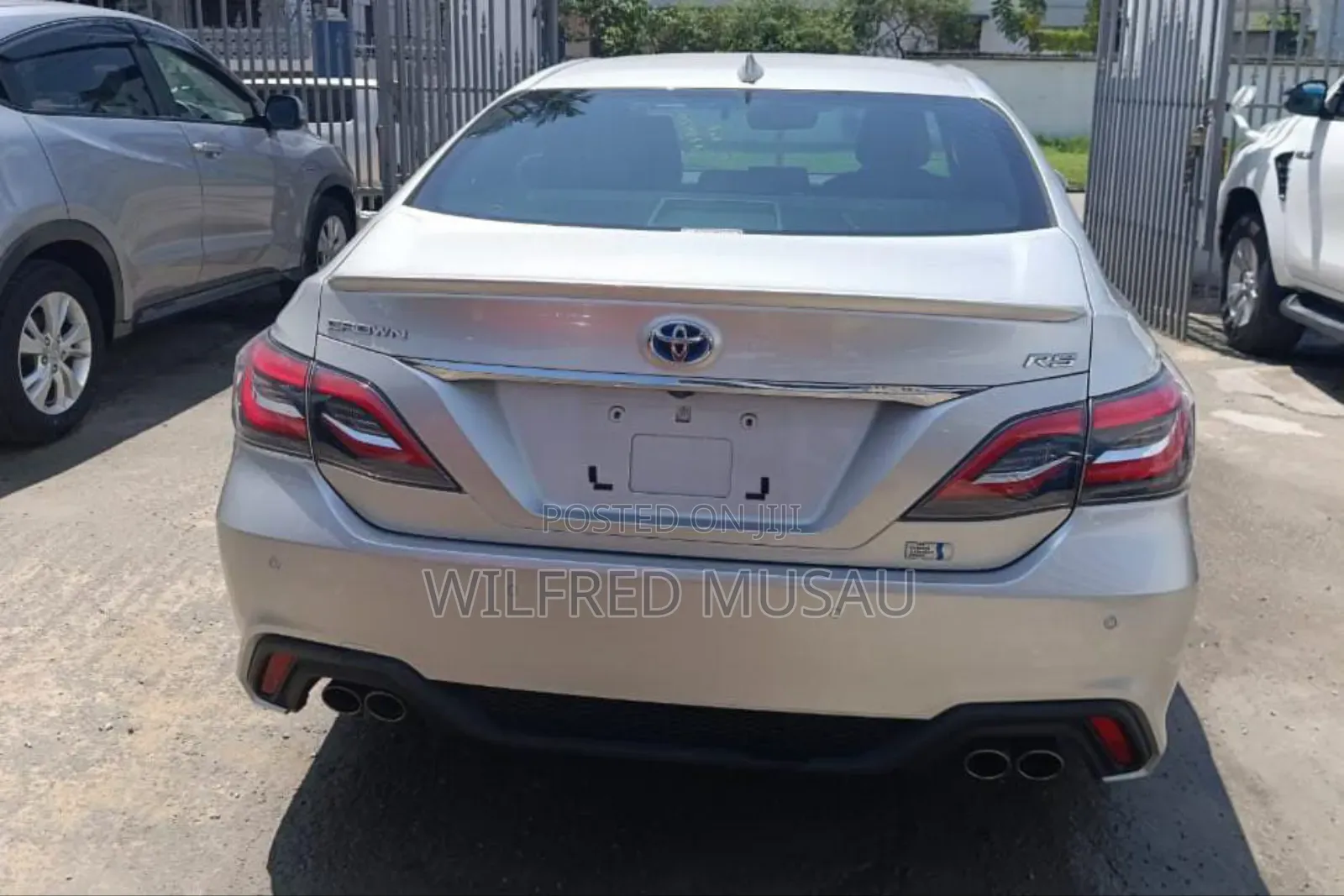 Toyota Crown 2018 Silver
