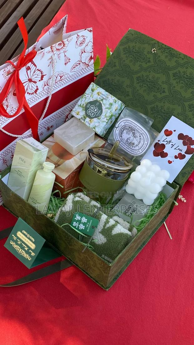 Ladies Valentine's Gift Set - main view