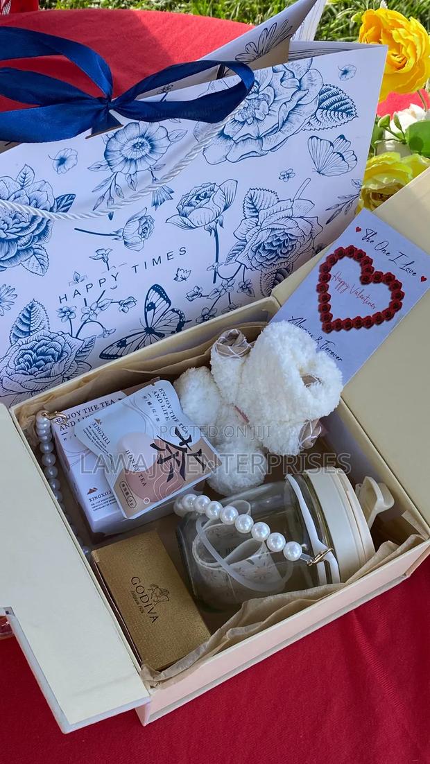 Ladies Valentine's Gift Set - main view