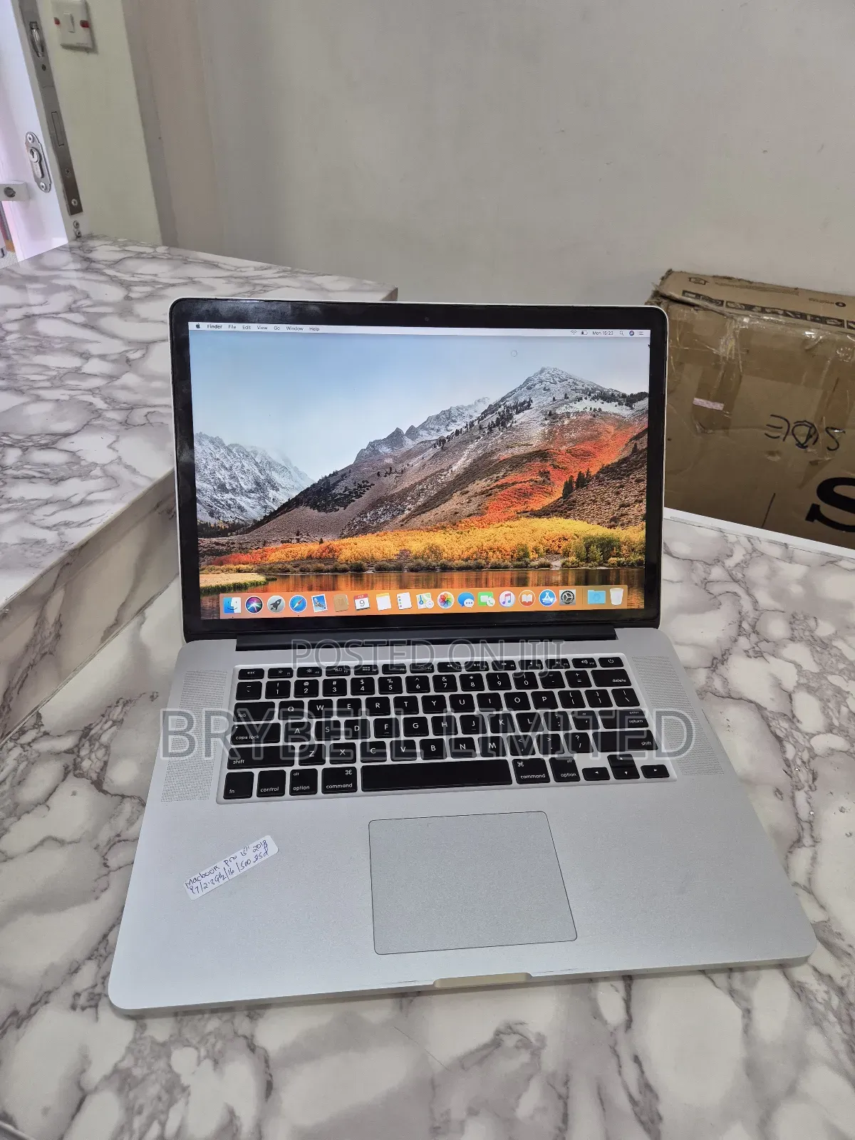 Laptop Apple MacBook Pro 2015 16GB Intel Core I7 SSD 512GB