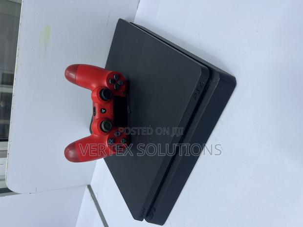 Play Station 4 Slim - main view