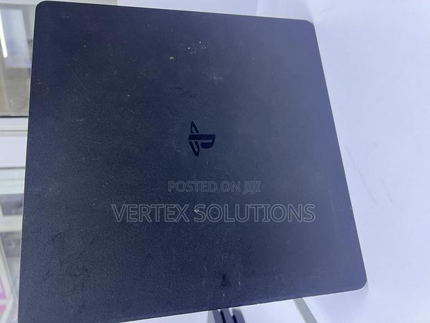 Play Station 4 Slim - main view