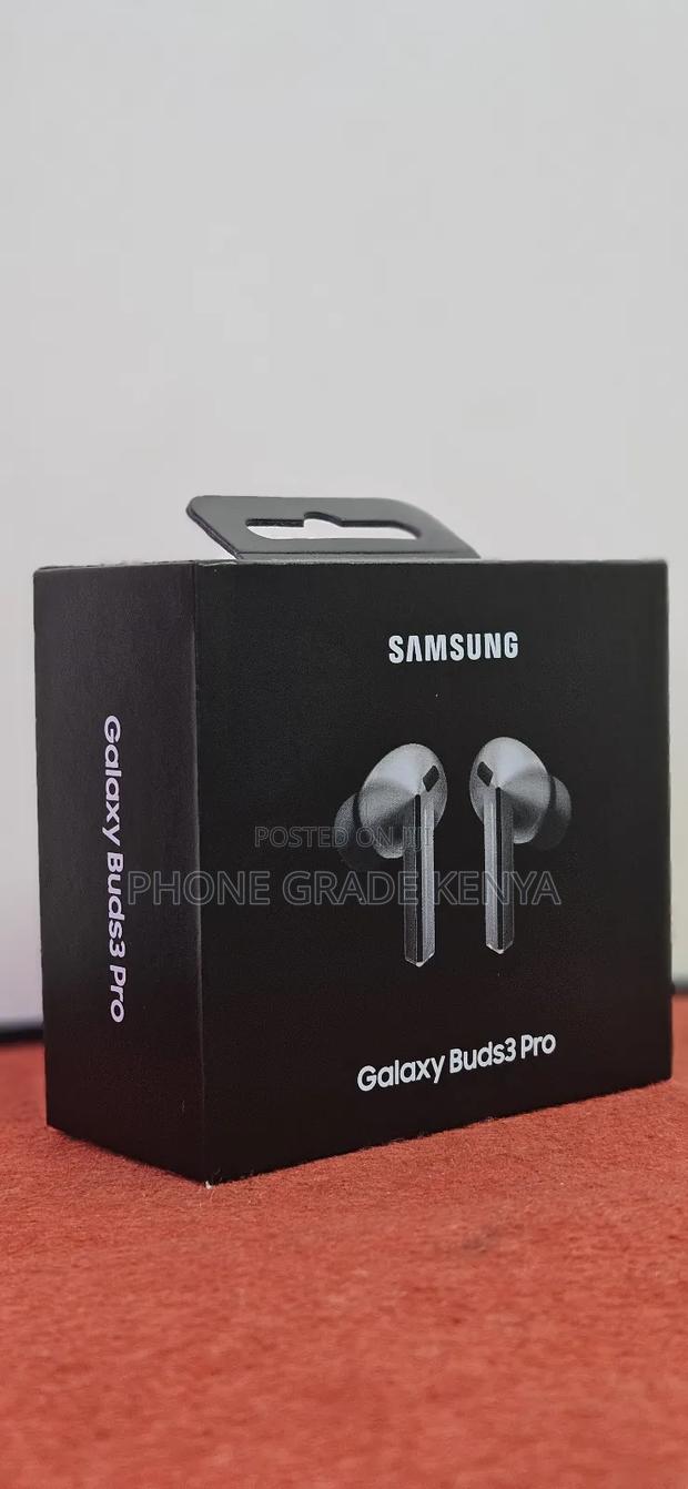 Samsung Buds 3 Pro - main view