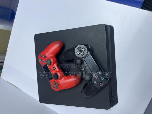 Ps 4 Slim-chipped - main view