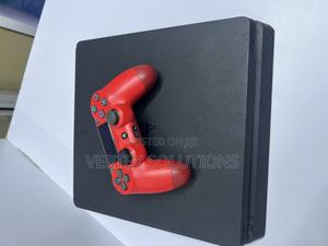 Ps 4 Slim- Chipped - thumbnail 2