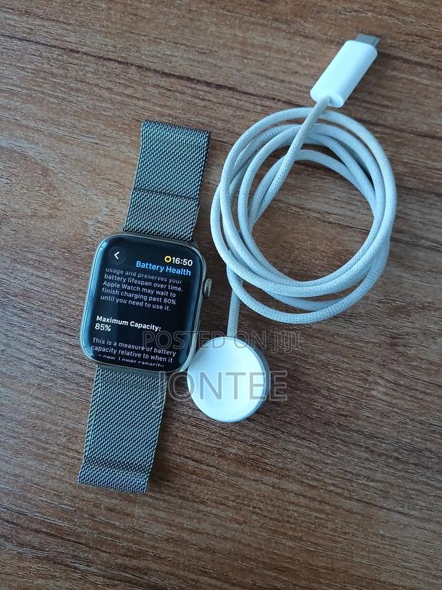 Apple Watch Series 8 45mm - thumbnail 4