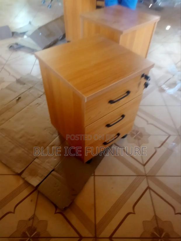 Paddestal Drawer With Casters - main view