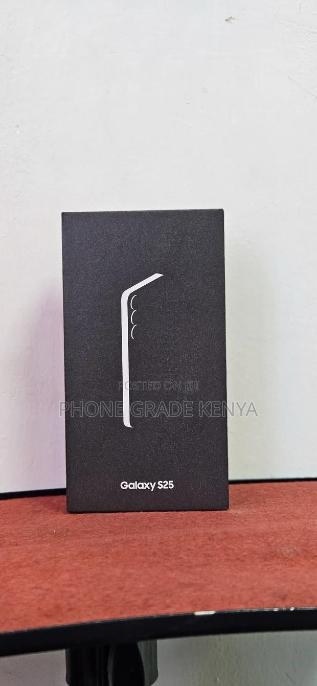 New Samsung Galaxy S25 256 GB Black - thumbnail 2