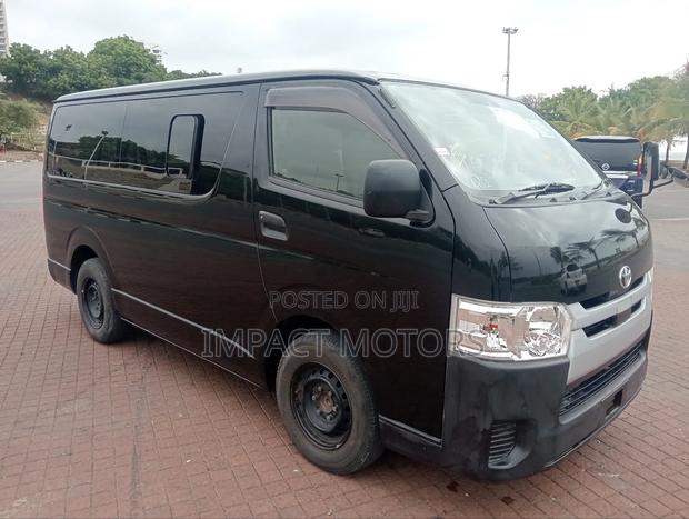 Toyota HiAce 2018 Black - thumbnail 3