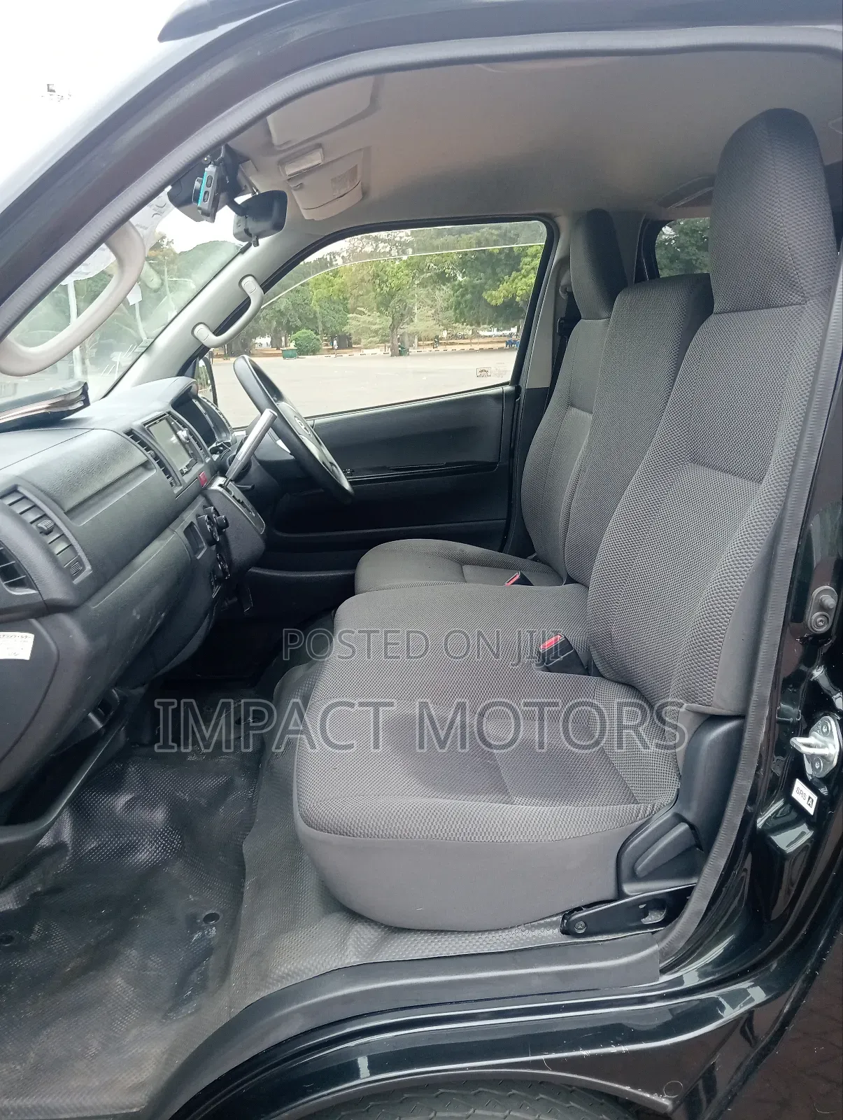 Toyota HiAce 2018 Black