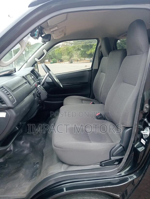 Toyota HiAce 2018 Black - thumbnail 5