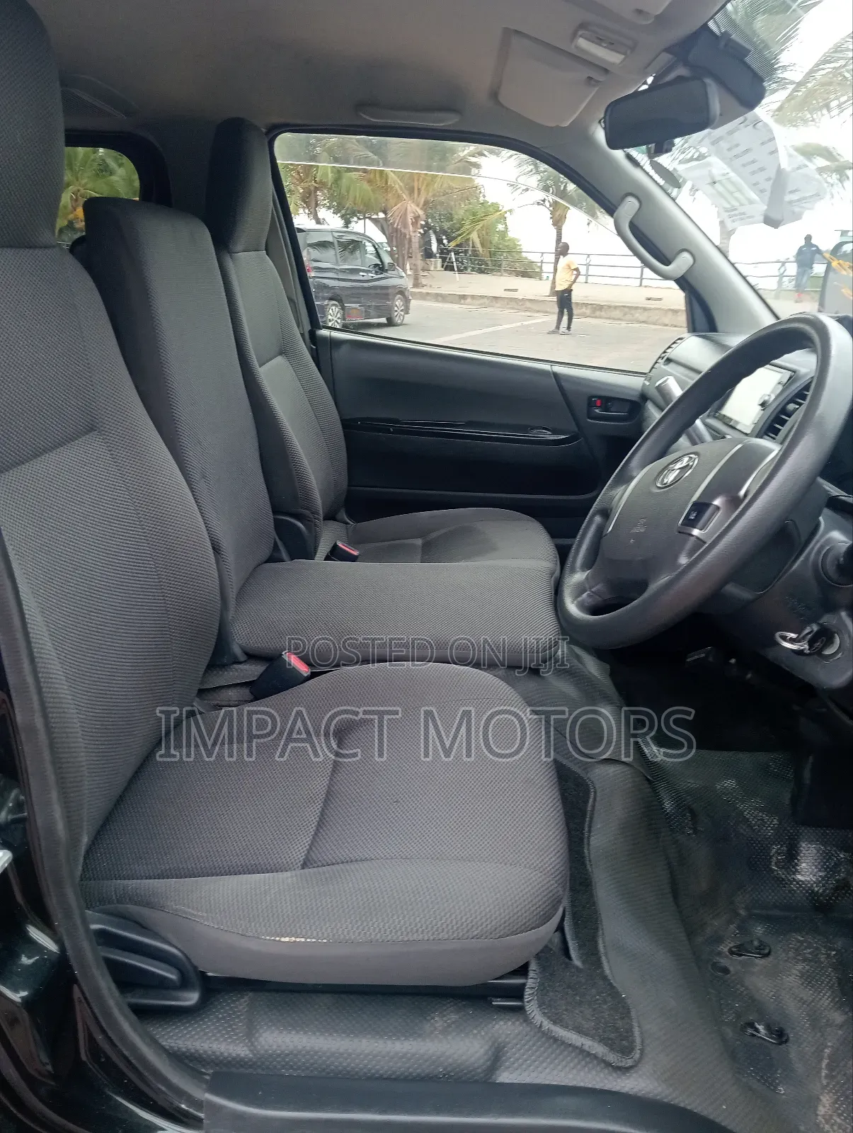Toyota HiAce 2018 Black
