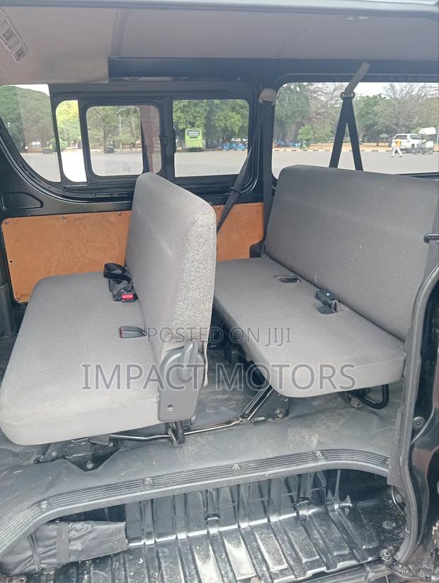Toyota HiAce 2018 Black - thumbnail 7