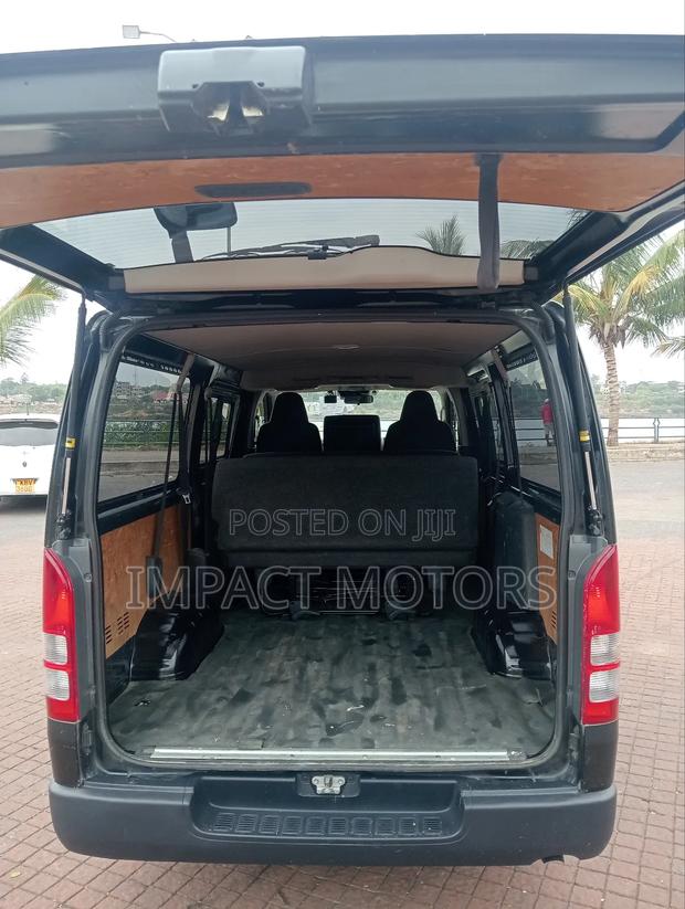 Toyota HiAce 2018 Black - thumbnail 9