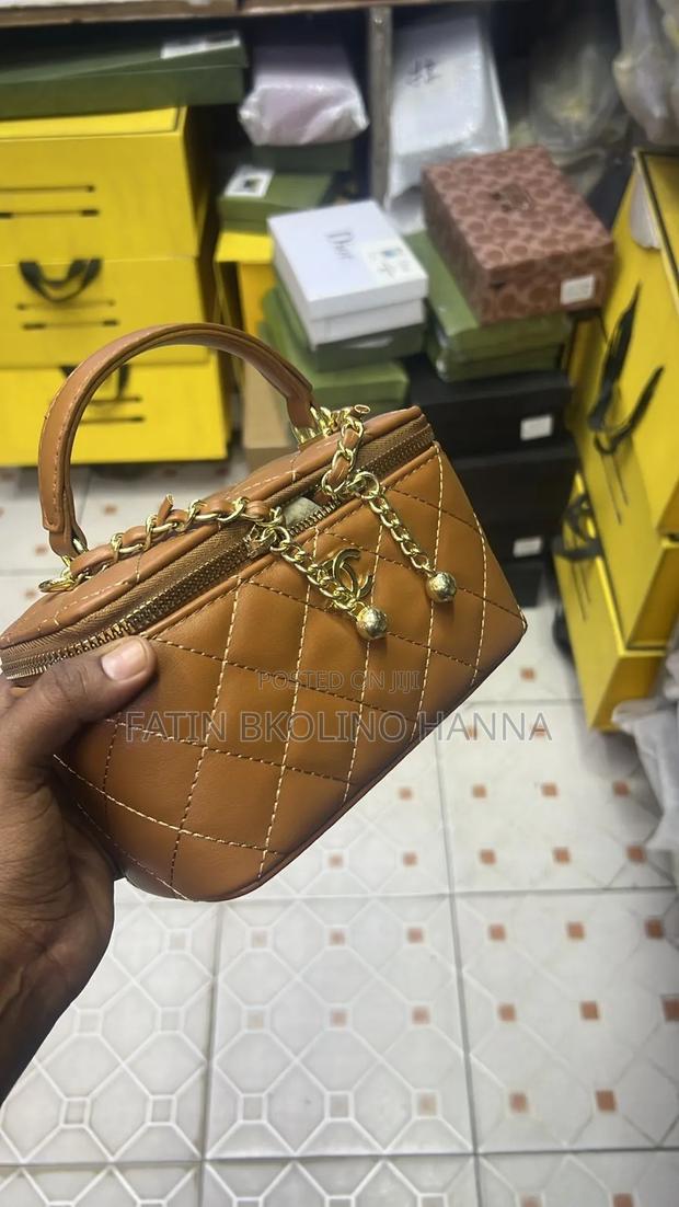 Chanel Boxed Slingbag - main view