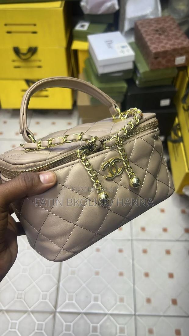 Chanel Boxed Slingbag - thumbnail 4