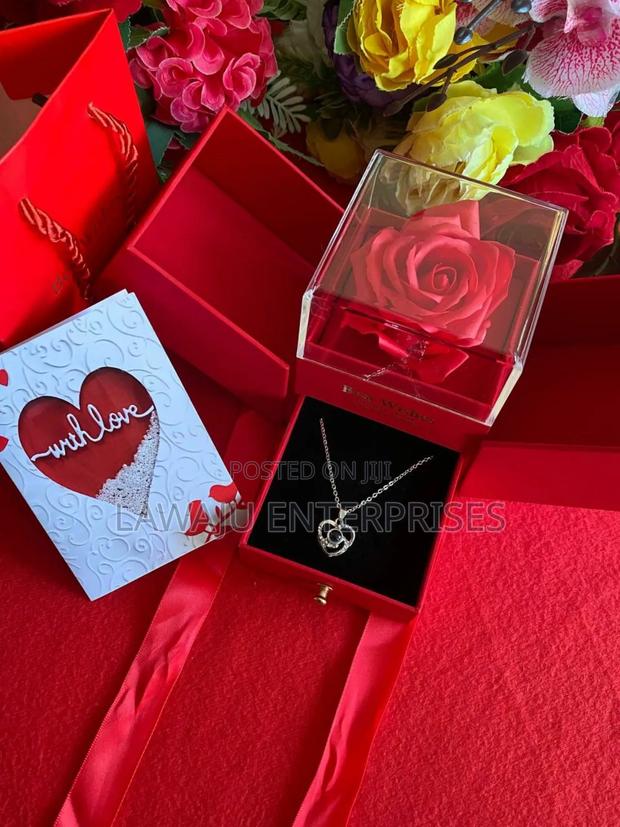 Ladies Valentine's Gift Set - thumbnail 3