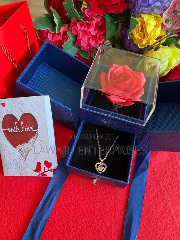 Ladies Valentine's Gift Set - main view