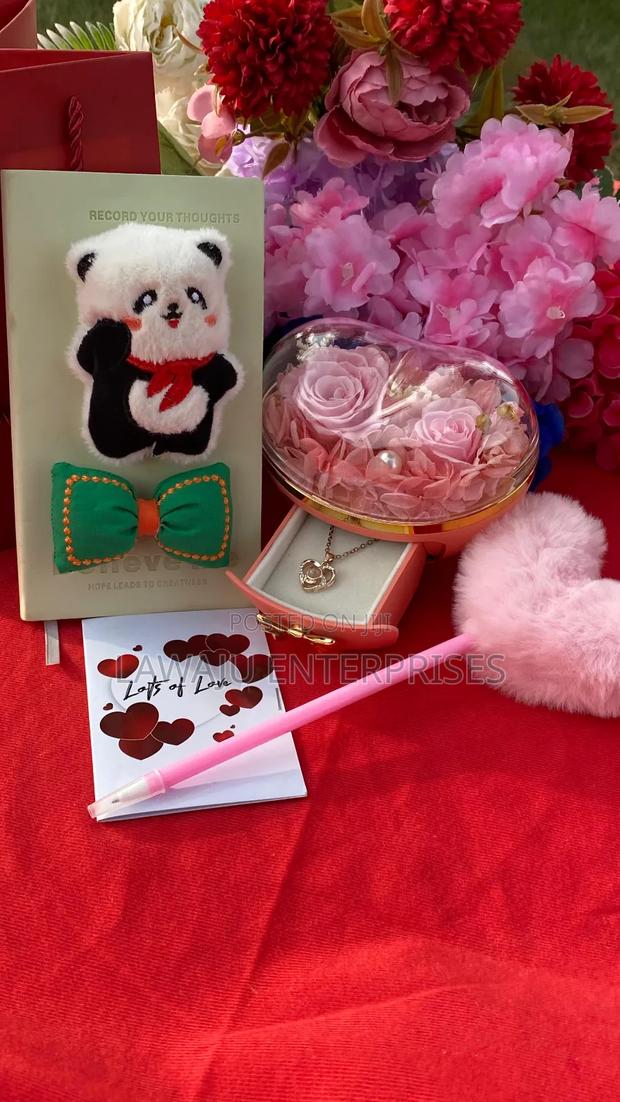 Ladies Valentine's Gift Set - main view