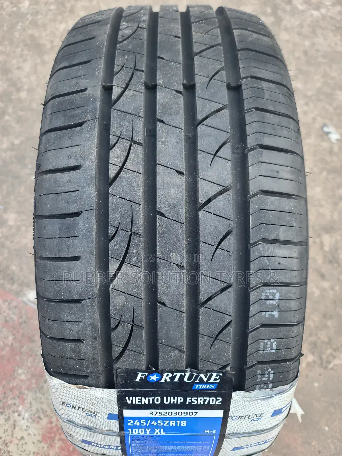 245/45r19 Fortune Tyres Viento Uhp Fsr702[Made in Thailand ]