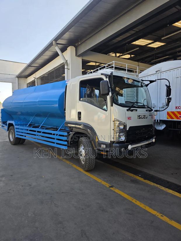 Isuzu FRR 10000 Litre Water Tanker - thumbnail 2