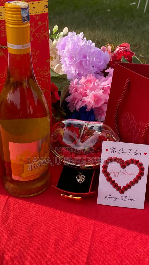 Ladies Valentine's Gift Set - main view