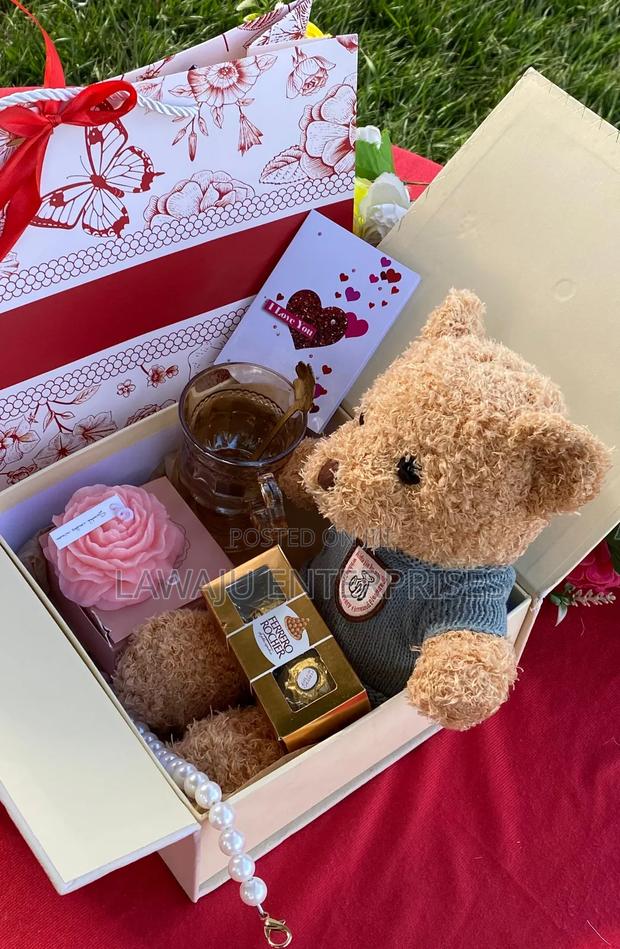 Ladies Valentine's Gift Set - main view