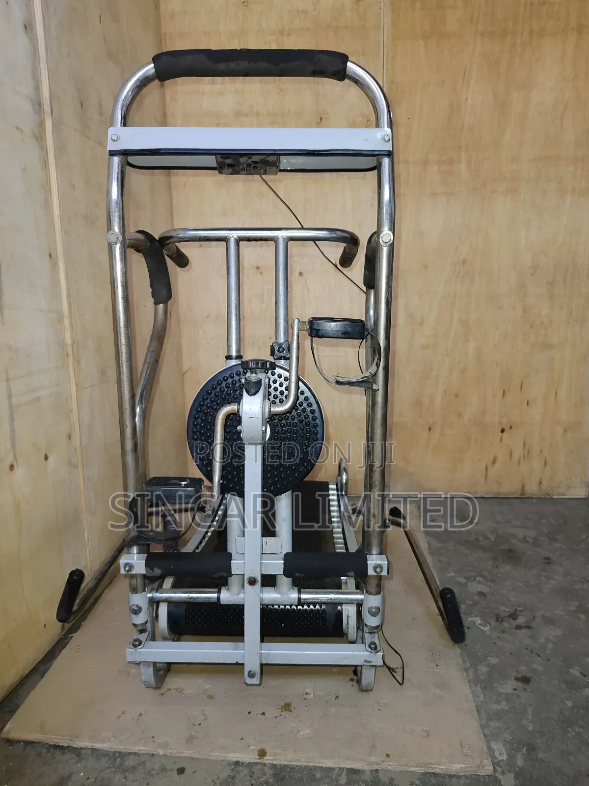 A Multi-Function Manual Treadmill,Twister,Cycling Etc !