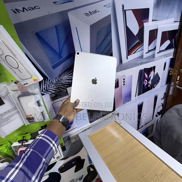 Apple iPad Pro 12.9 (2018) 512 GB Gray - main view