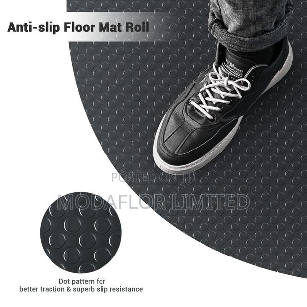 Non-Slip Coin Rubber Mat for Bathrooms Changing Rooms - thumbnail 2