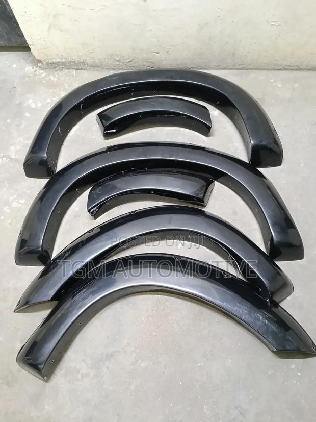 Isuzu D-Max Fender Flares Black Original D-Max Fenders
