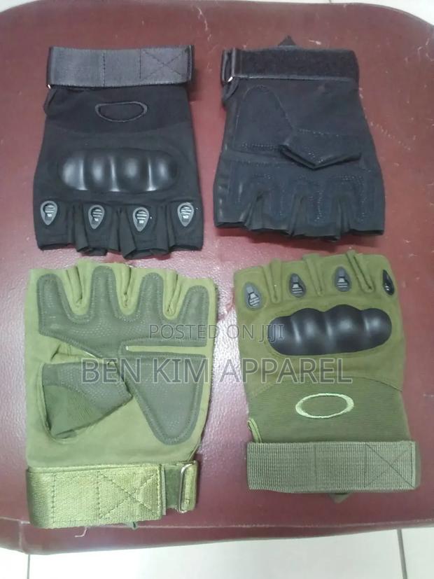 Tactical Green and Black Oakley Half Fingers Gloves Rubber Knuckles.
