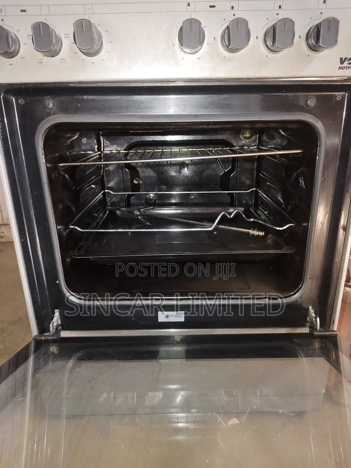 A Von Freestanding Cooker