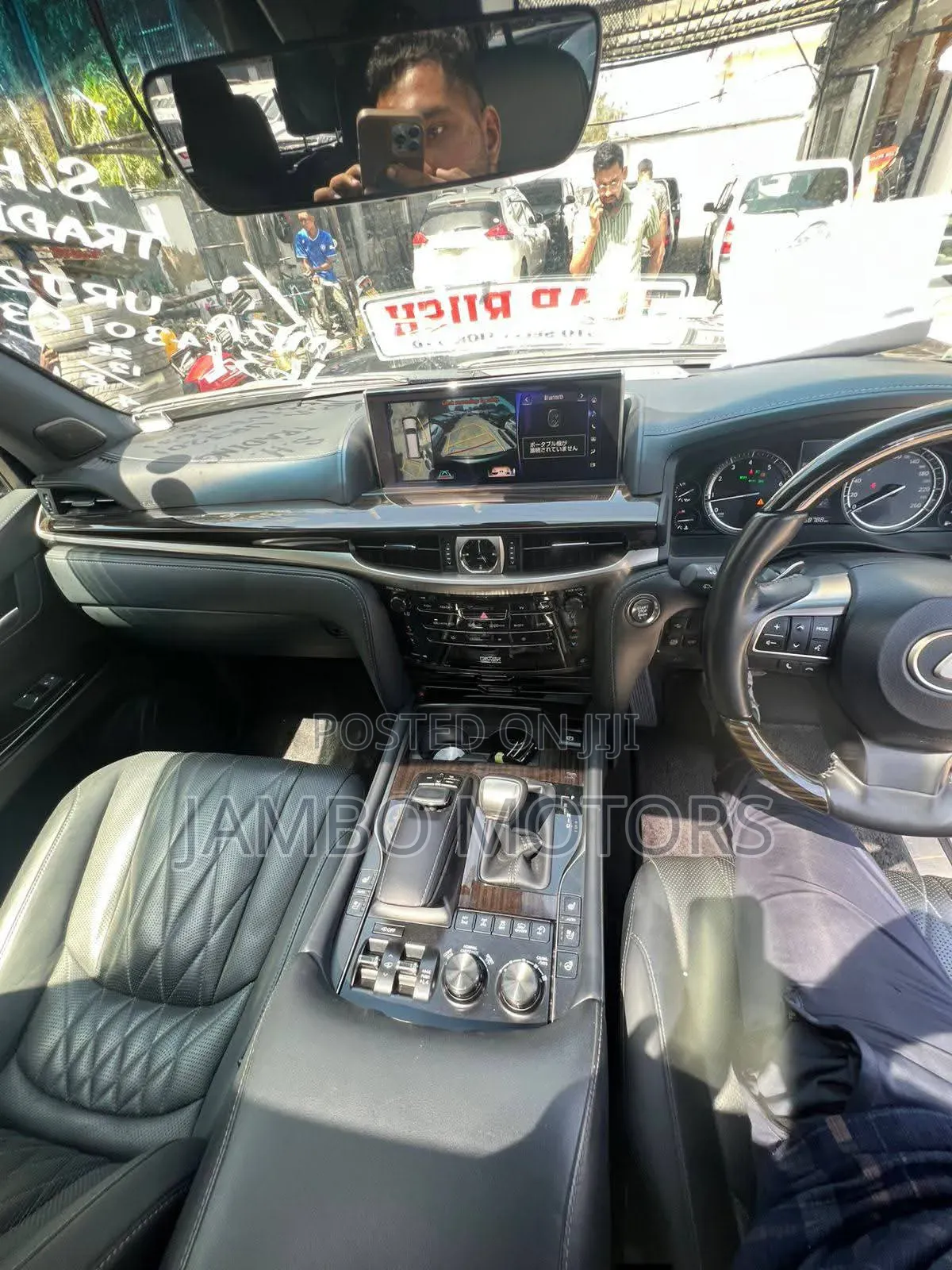 Lexus LX 570 AWD 2019 White