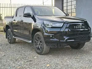 Toyota Hilux 2022 Black