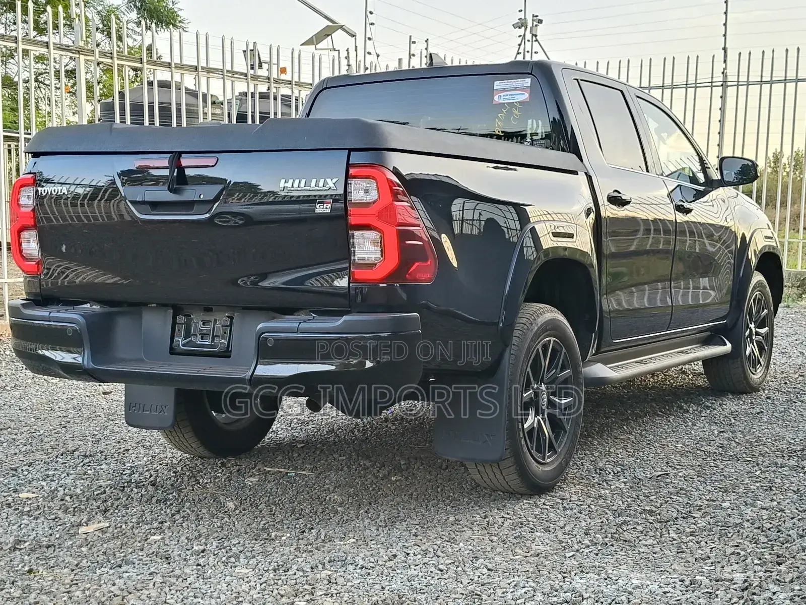 Toyota Hilux 2022 Black