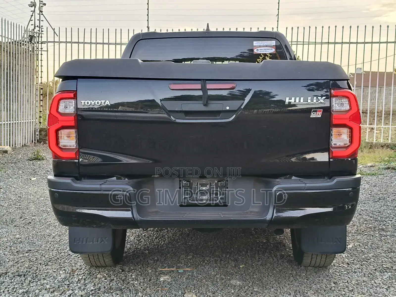 Toyota Hilux 2022 Black