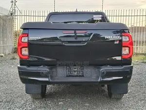 Toyota Hilux 2022 Black